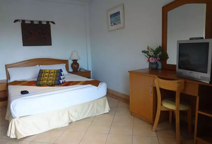 هتل Seven Oaks Inn