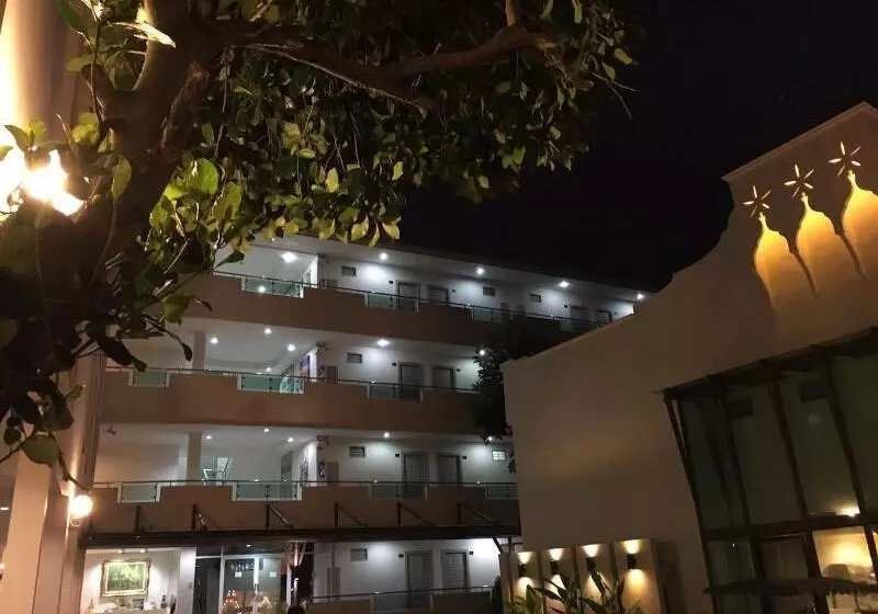 בית מלון כפרי The Perfect North Pattaya