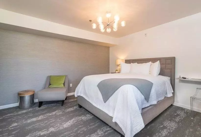 The Greens Hotel On Del Paso