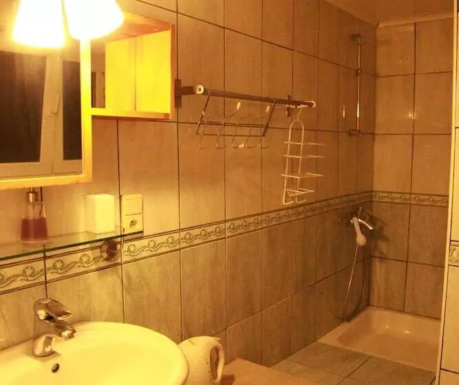 تختخواب و صبحانه Guest House Atomium Brussels