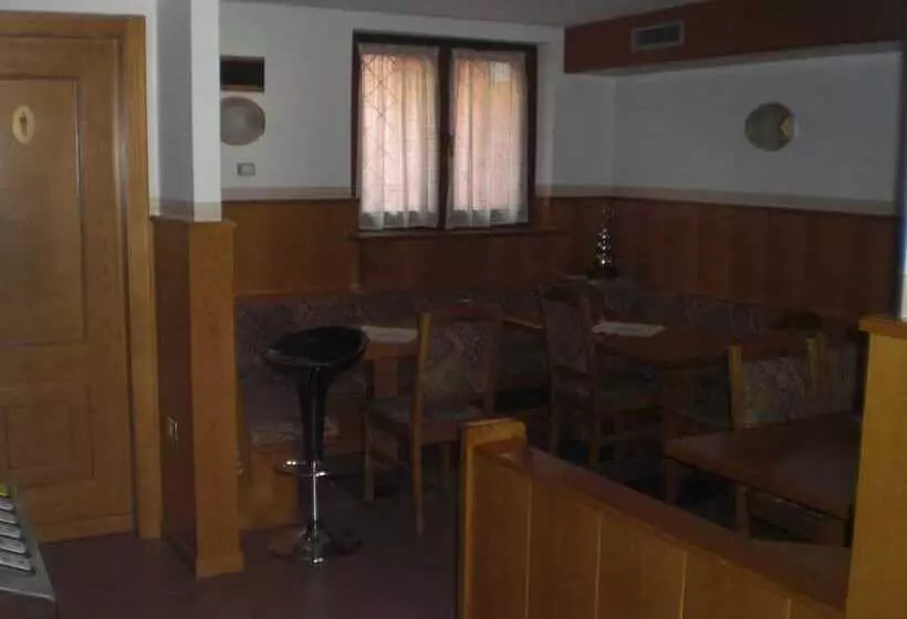 Отель Edelweiss