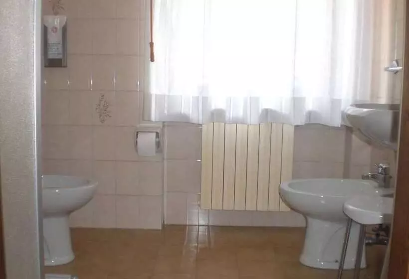 Отель Edelweiss