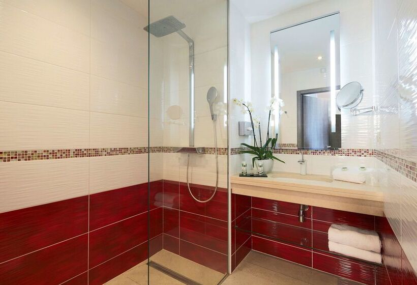 Kyriad Prestige Lyon Est   Saint Priest Eurexpo Hotel And Spa