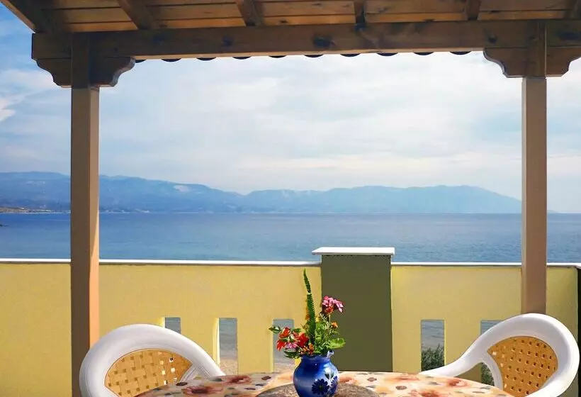 هتل Nereides Apartments