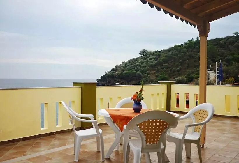 هتل Nereides Apartments