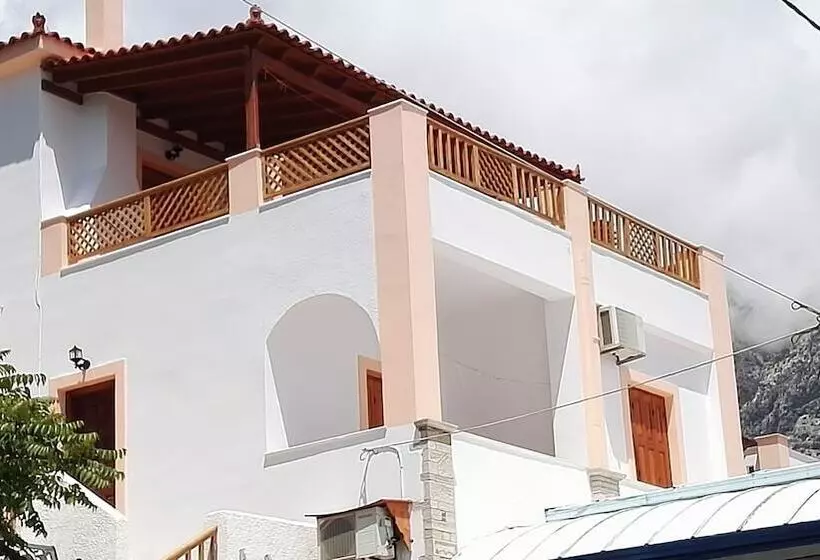 هتل Nereides Apartments