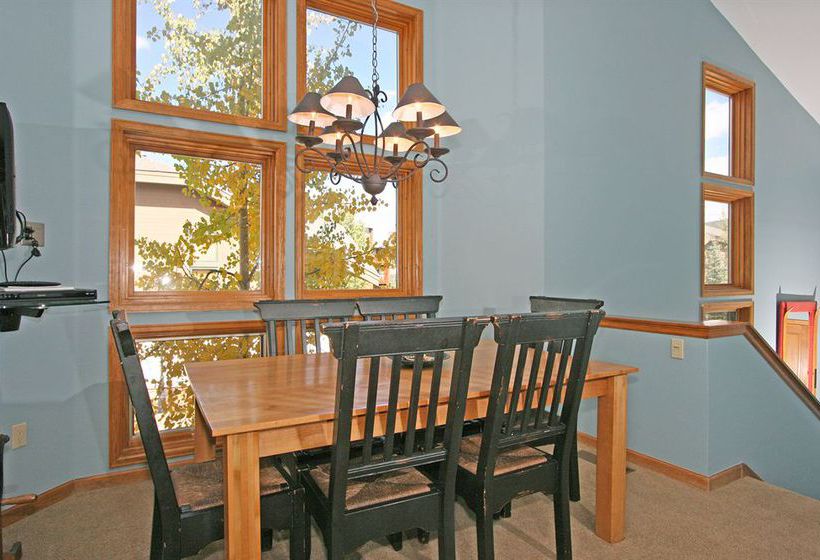 Отель One Breckenridge Place Townhomes