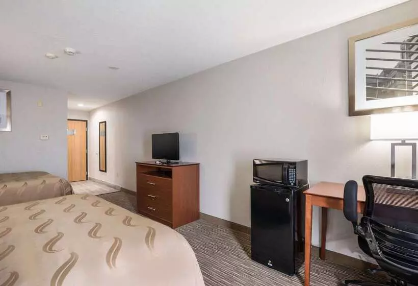 Отель Quality Inn & Suites Lodi I 90