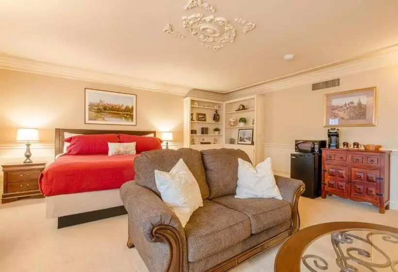 Сельский отель Red Coach Inn