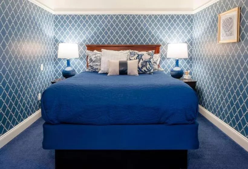 Сельский отель Red Coach Inn