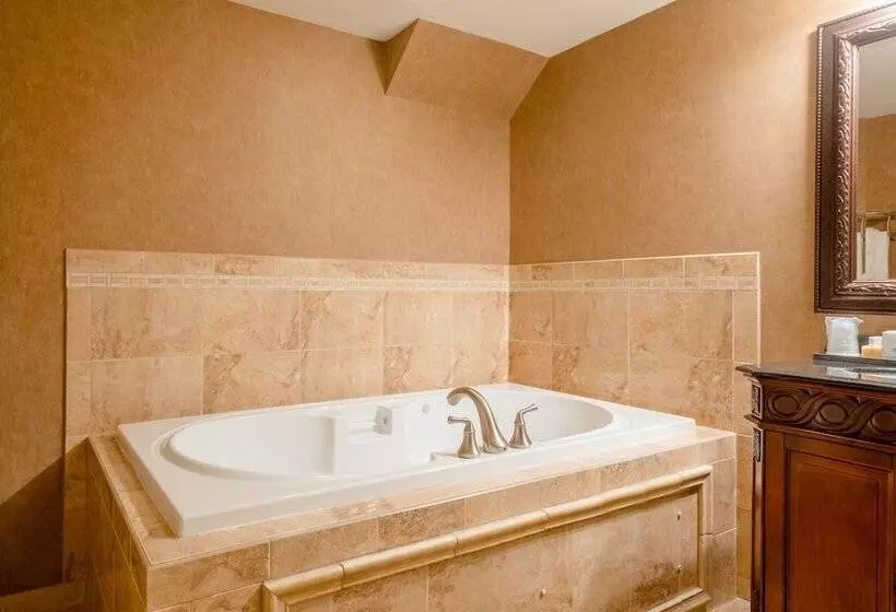 Сельский отель Red Coach Inn