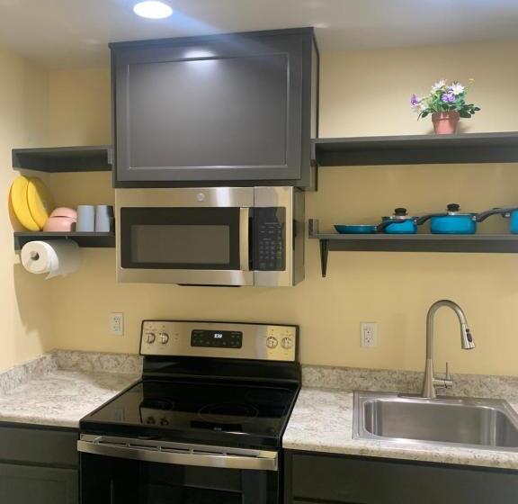 فندق على الطريق Relax Inn Of Medford