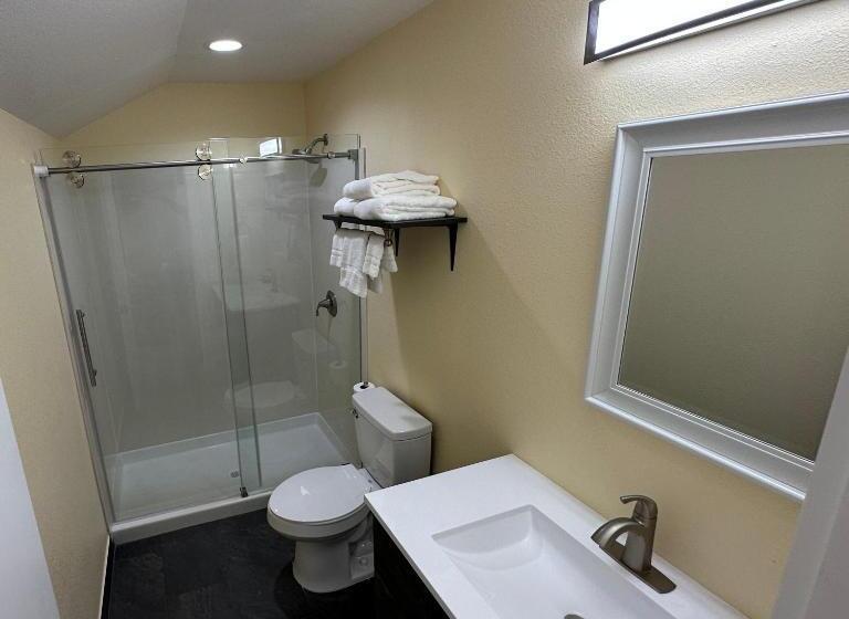 فندق على الطريق Relax Inn Of Medford