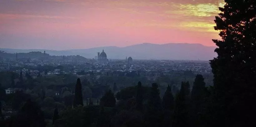 ベッドアンドブレックファースト Castello Di Montalbano