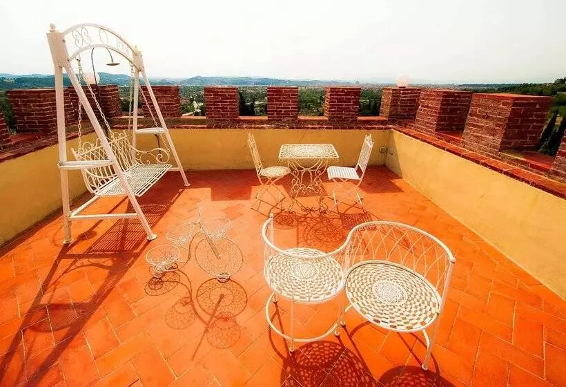 ベッドアンドブレックファースト Castello Di Montalbano