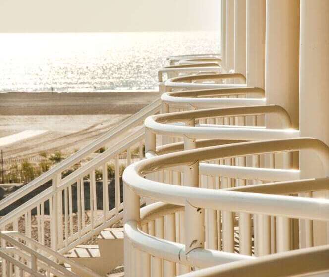 Coliseum Ocean Resort