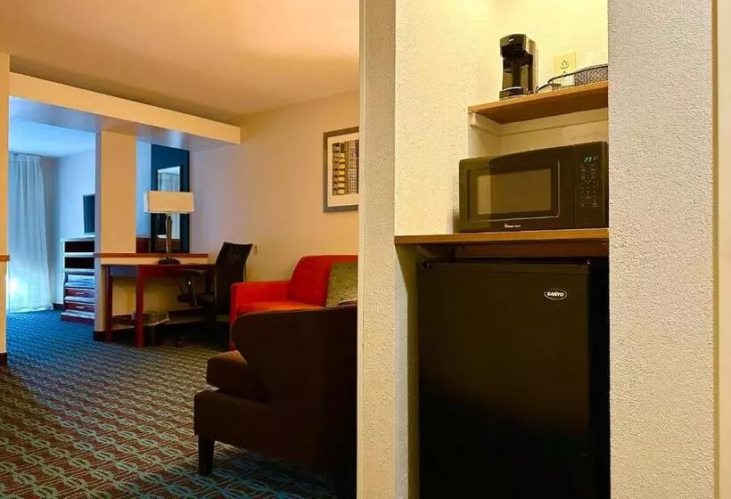 Hotelli Fairfield Inn & Suites By Marriott Waco North