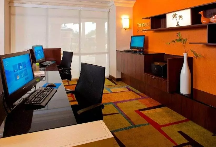 فندق Fairfield Inn & Suites By Marriott Orlando Lake Buena Vista In The Marriott Village
