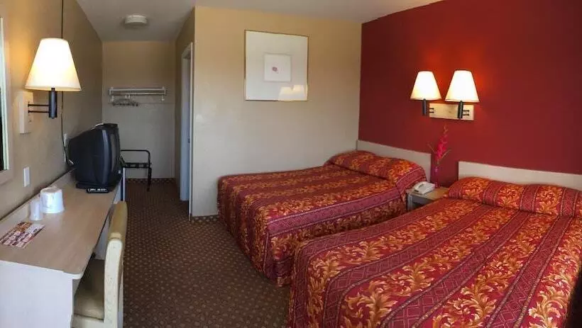 호텔 Hilltop Inn & Suites