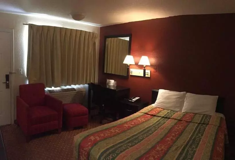 호텔 Hilltop Inn & Suites