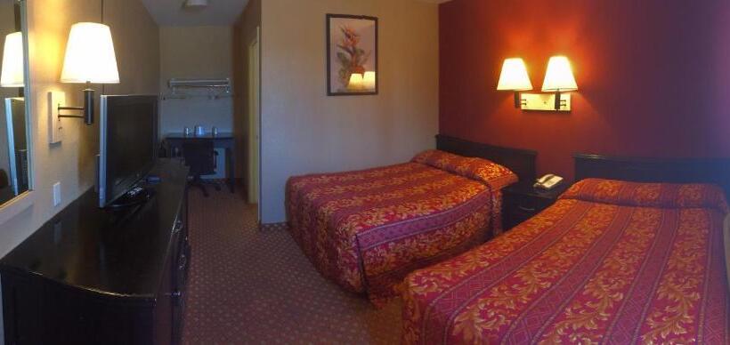 Отель Hilltop Inn & Suites