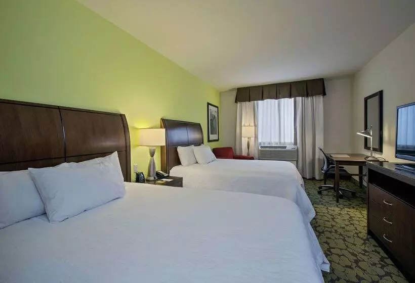هتل Hilton Garden Inn Lincoln Downtown/haymarket
