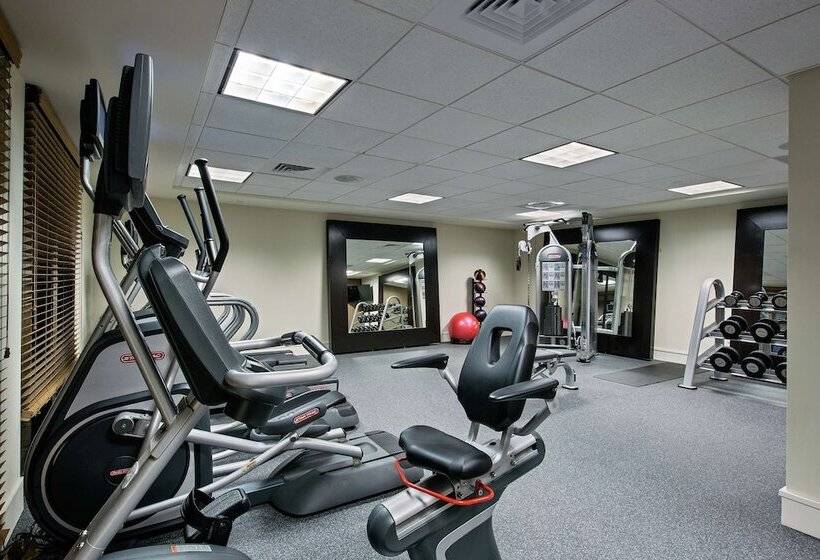 בית מלון כפרי Hilton Garden Inn Lincoln Downtown/haymarket