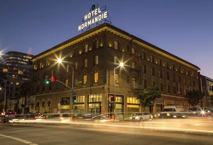 ホテル Normandie