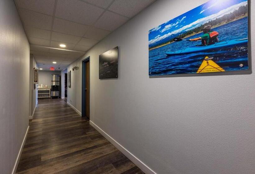 Отель Riverwalk Inn