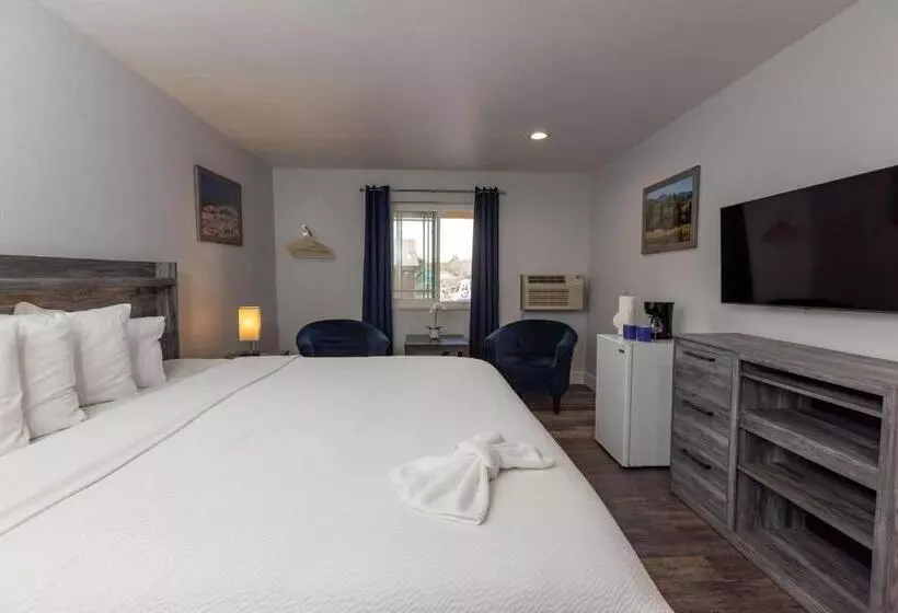 Отель Riverwalk Inn