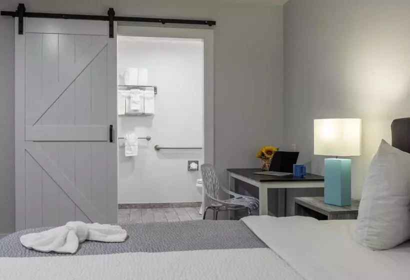 Отель Riverwalk Inn