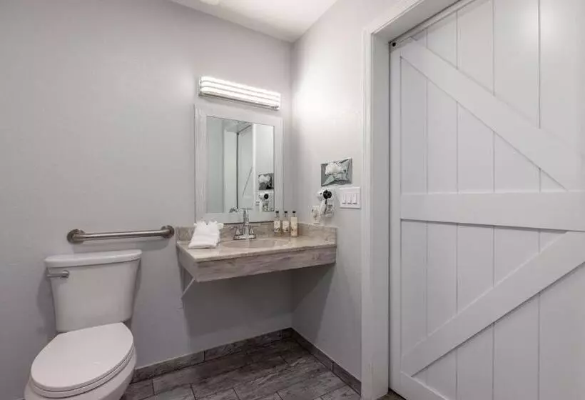 Отель Riverwalk Inn