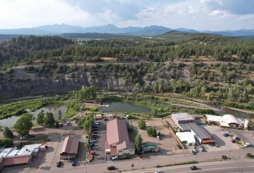 Отель Riverwalk Inn