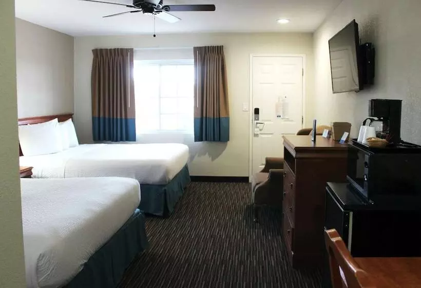 호텔 Rodeway Inn Near Universitygateway To Yosemite