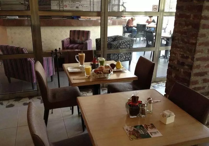 ホテル Y Suites Nader