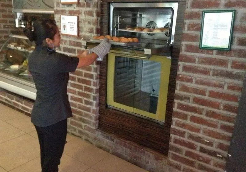 ホテル Y Suites Nader