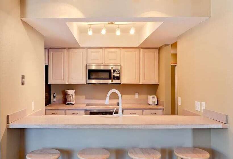 Longbranch 201 Condo With Pool & Hot Tub