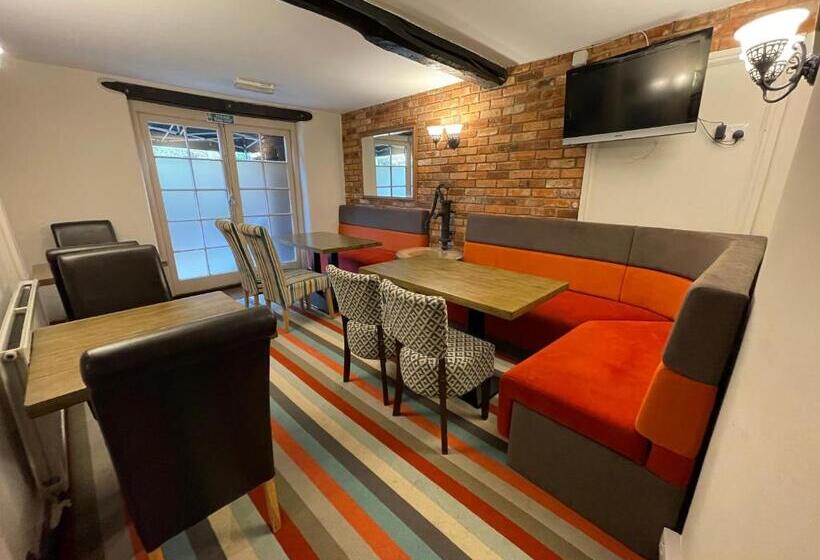 فندق صغير The Plough Inn Boddington