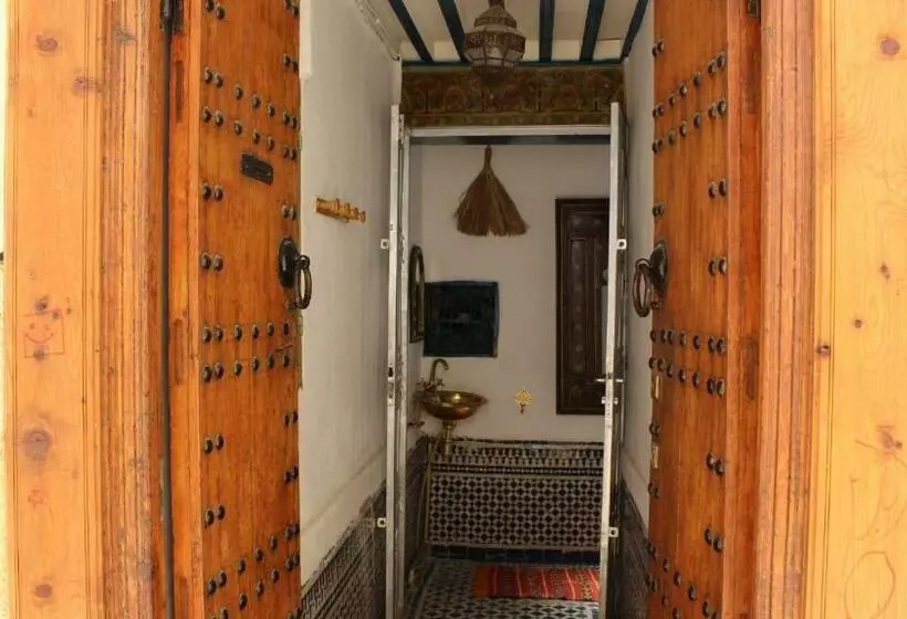 تختخواب و صبحانه Riad Dar Alma Fes