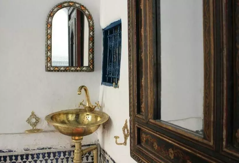 تختخواب و صبحانه Riad Dar Alma Fes