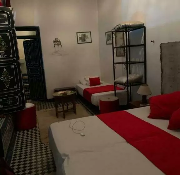 تختخواب و صبحانه Riad Dar Alma Fes