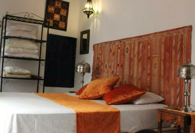 تختخواب و صبحانه Riad Dar Alma Fes