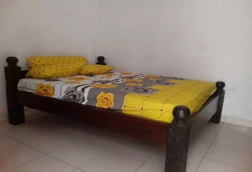 ホテル Oyo 90810 Ravaya Homestay