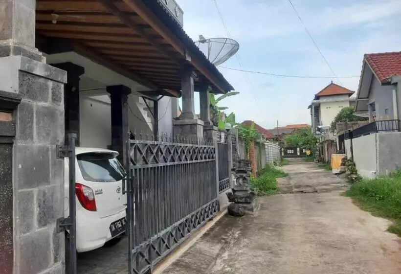 ホテル Oyo 90810 Ravaya Homestay