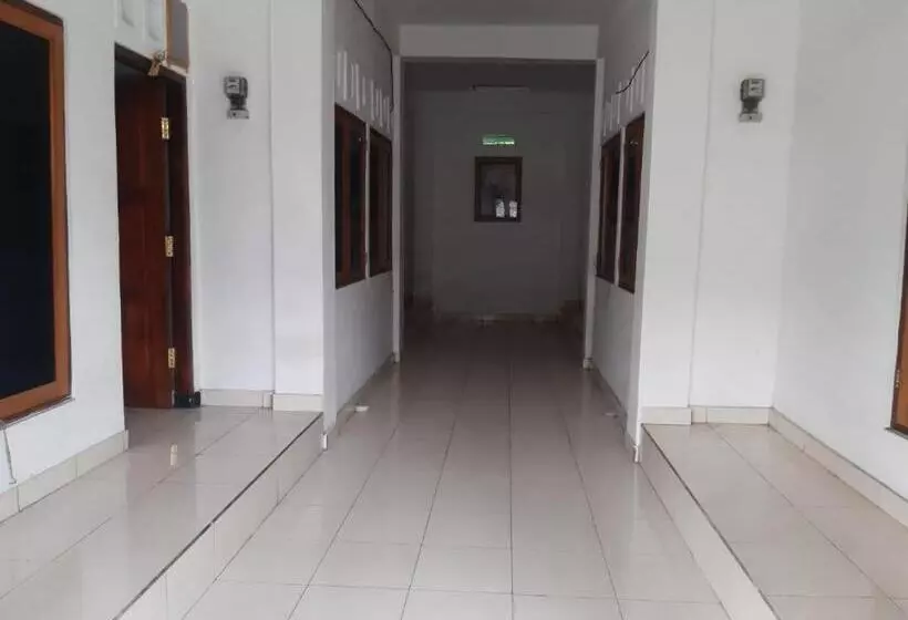 ホテル Oyo 90810 Ravaya Homestay