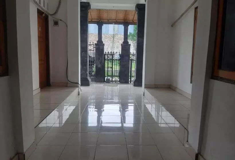 ホテル Oyo 90810 Ravaya Homestay