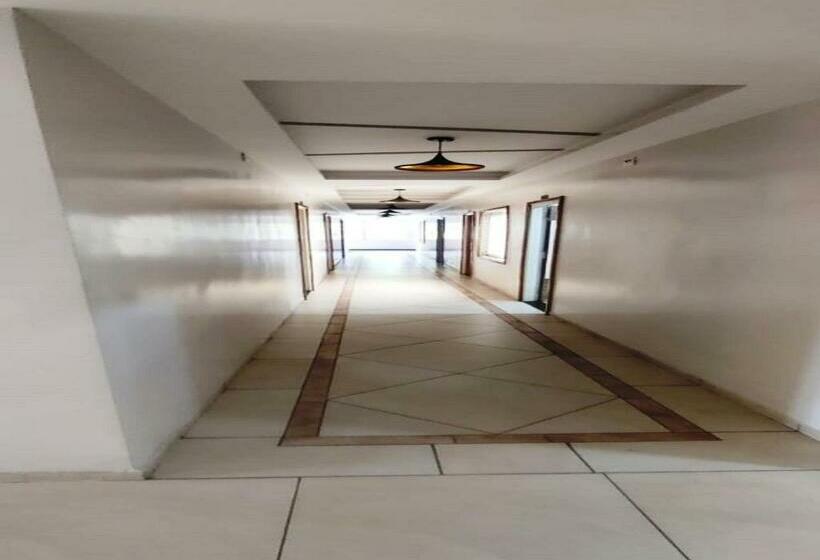 בית מלון כפרי Royal Residency