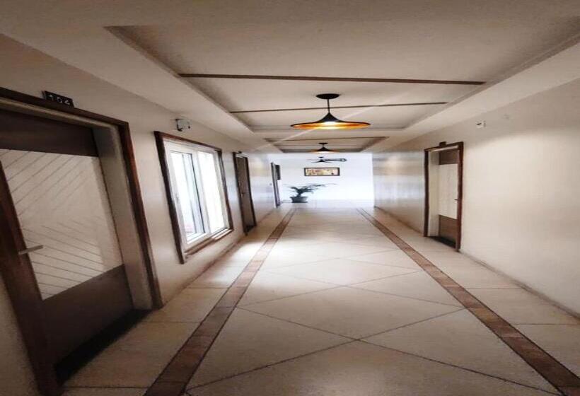 בית מלון כפרי Royal Residency