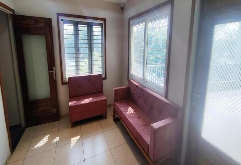 בית מלון כפרי Royal Residency