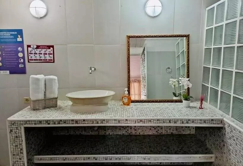 Majatalo San José House